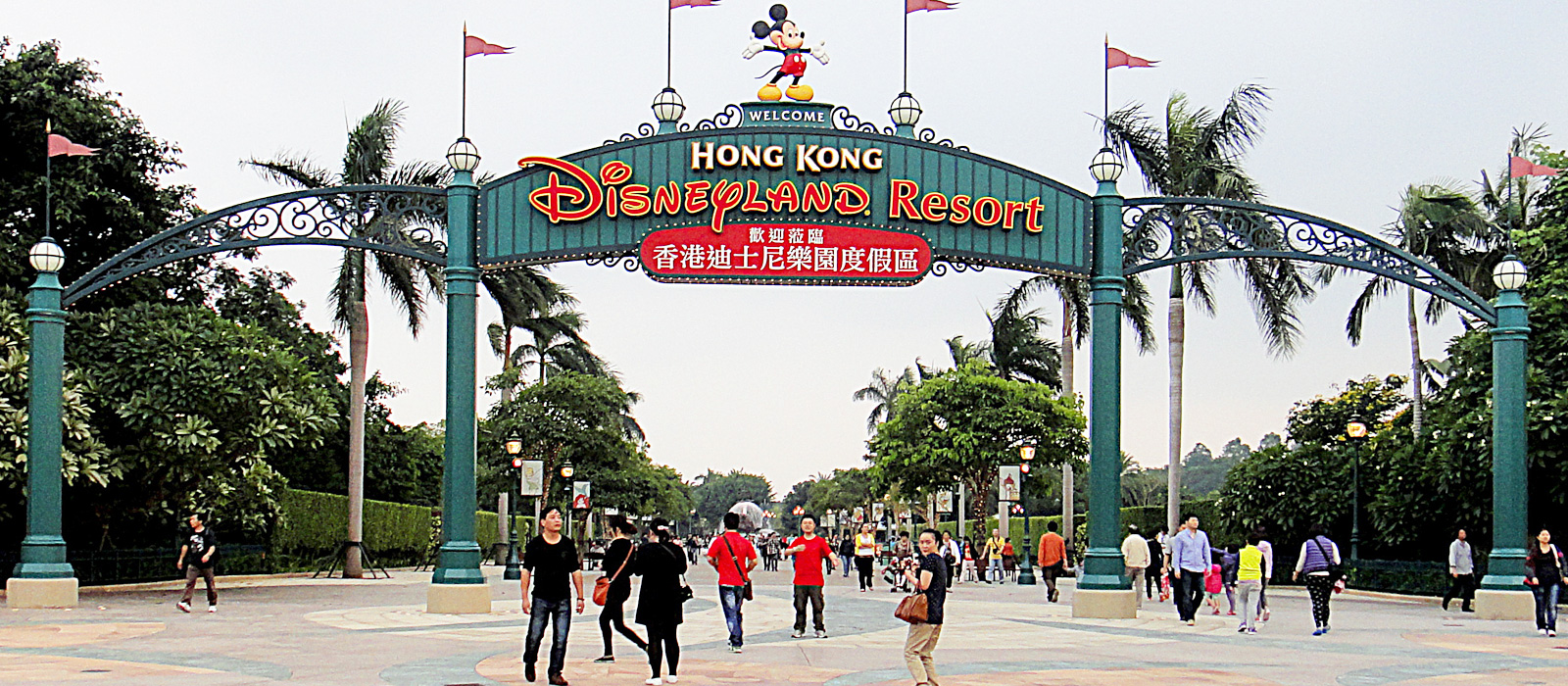 4 Days, 3 Nights HONGKONG with Disneyland & Macau Day Tour Sunbee